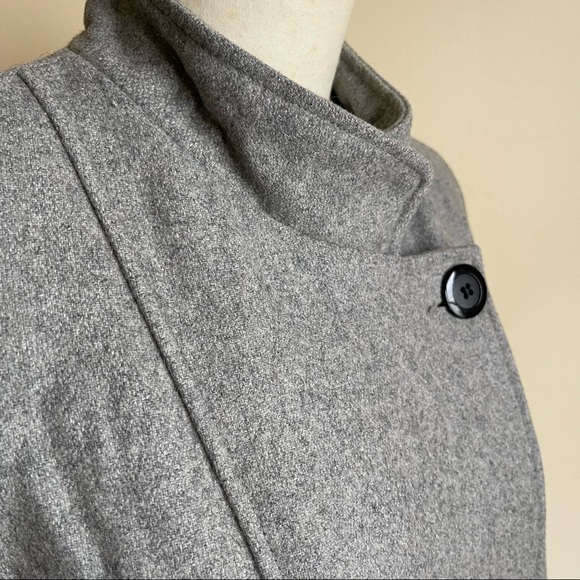 VINTAGE | Long woollen coat with shoulder and sleeve details | Size 14 - Picture 4 of 16